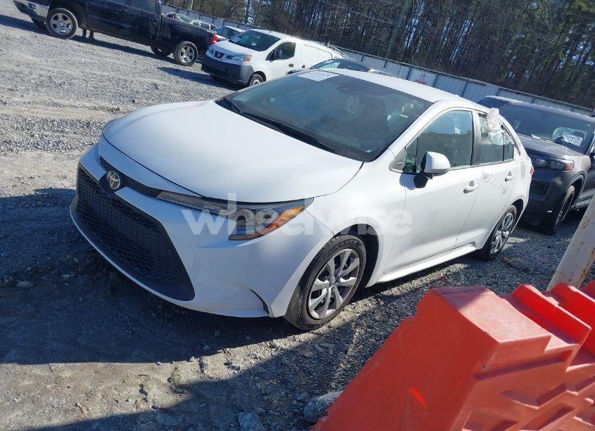 Photo 2 of 2022 Toyota Corolla LE (VIN 5YFEPMAE5NP360770)