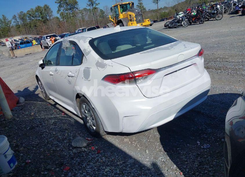 Photo 3 of 2022 Toyota Corolla LE (VIN 5YFEPMAE5NP360770)