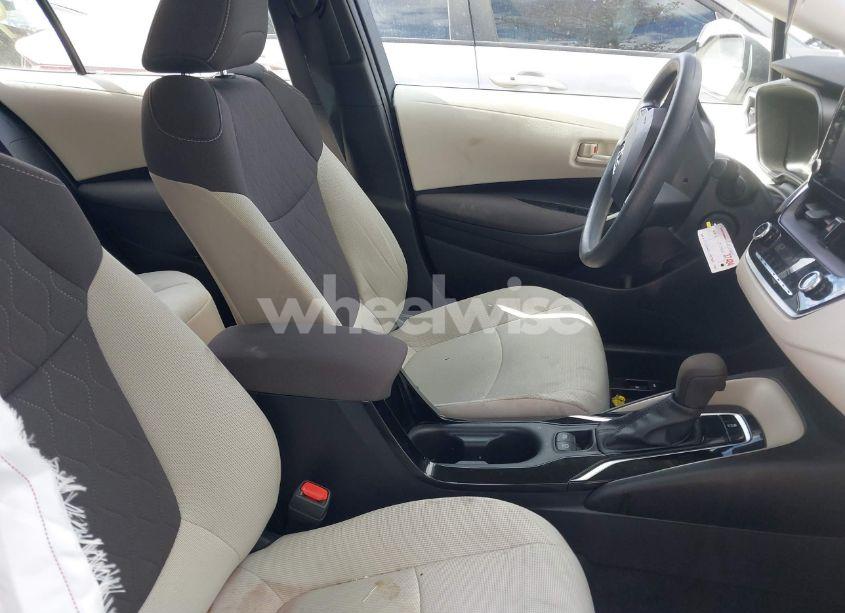 Photo 5 of 2022 Toyota Corolla LE (VIN 5YFEPMAE5NP360770)