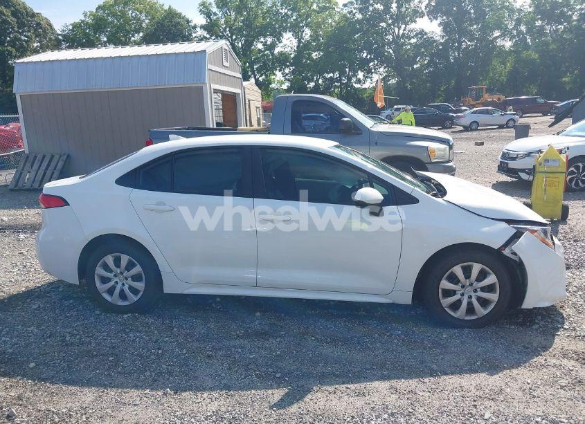 Photo 13 of 2022 Toyota Corolla LE (VIN 5YFEPMAE5NP364883)