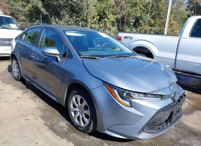 2022 Toyota Corolla LE (VIN 5YFEPMAE5NP370005) main photo