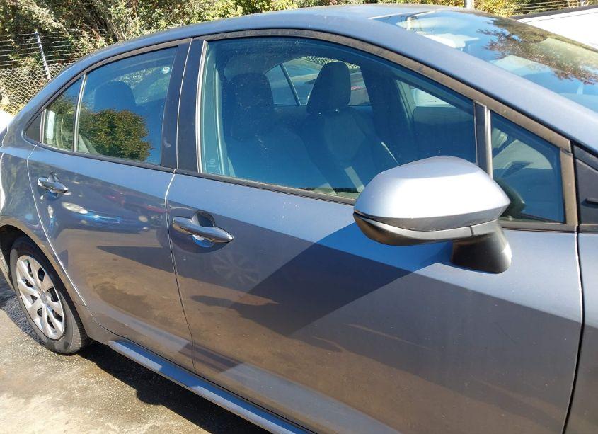 Photo 13 of 2022 Toyota Corolla LE (VIN 5YFEPMAE5NP370005)