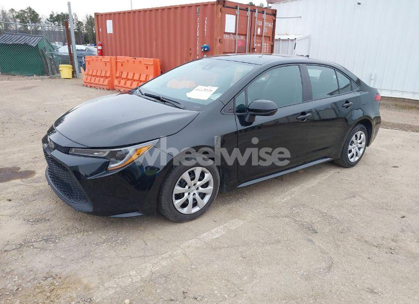 Photo 2 of 2022 Toyota Corolla LE (VIN 5YFEPMAE5NP378797)