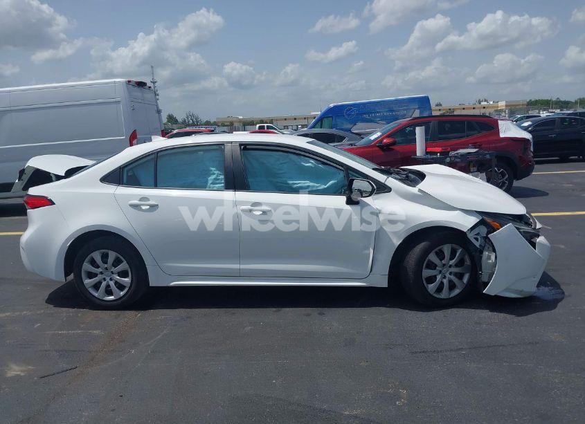 Photo 13 of 2021 Toyota Corolla LE (VIN 5YFEPMAE6MP150290)