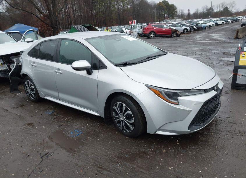 2021 Toyota Corolla LE (VIN 5YFEPMAE6MP158101) main photo