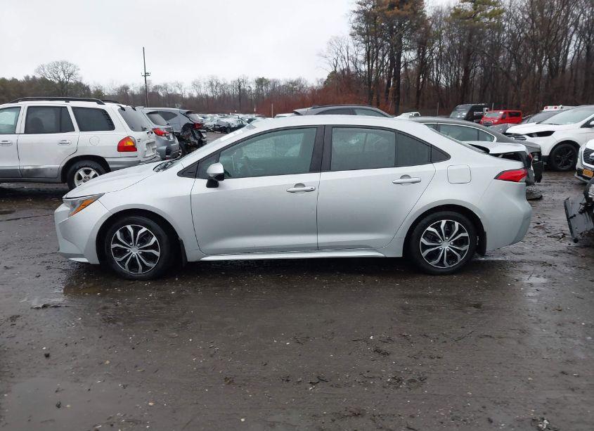 Photo 14 of 2021 Toyota Corolla LE (VIN 5YFEPMAE6MP158101)