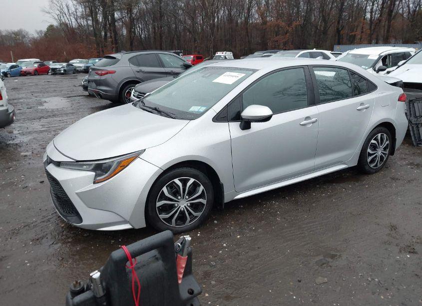 Photo 2 of 2021 Toyota Corolla LE (VIN 5YFEPMAE6MP158101)