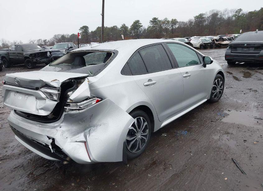 Photo 4 of 2021 Toyota Corolla LE (VIN 5YFEPMAE6MP158101)