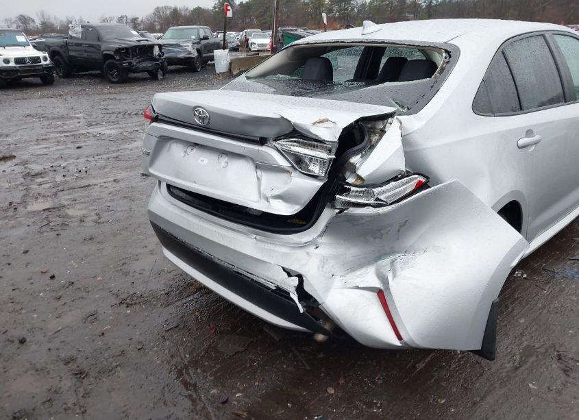 Photo 6 of 2021 Toyota Corolla LE (VIN 5YFEPMAE6MP158101)