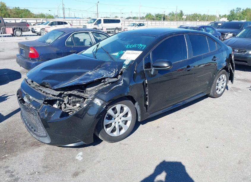 Photo 2 of 2021 Toyota Corolla LE (VIN 5YFEPMAE6MP163265)