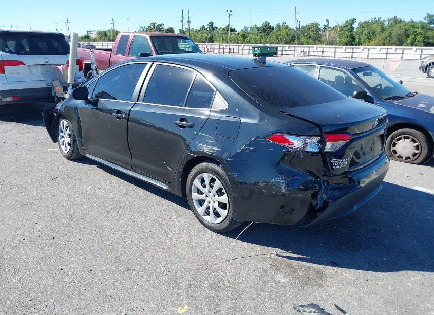 Photo 3 of 2021 Toyota Corolla LE (VIN 5YFEPMAE6MP163265)