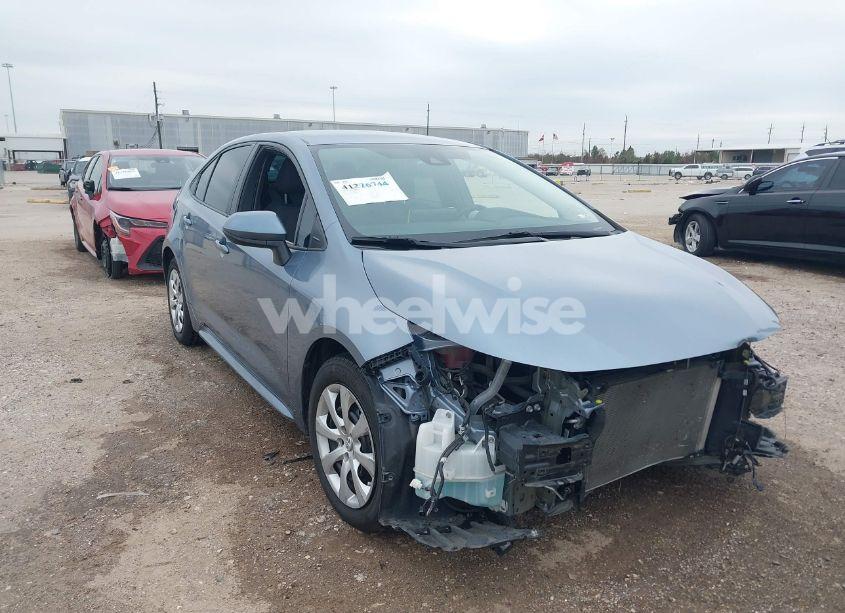2021 Toyota Corolla LE (VIN 5YFEPMAE6MP164710) main photo