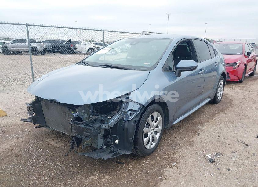 Photo 2 of 2021 Toyota Corolla LE (VIN 5YFEPMAE6MP164710)