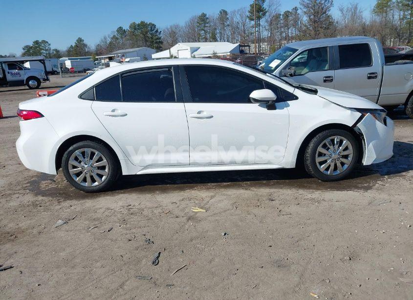 Photo 13 of 2021 Toyota Corolla LE (VIN 5YFEPMAE6MP185668)