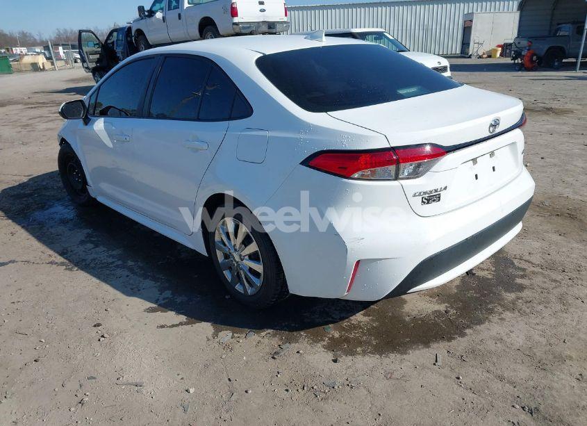 Photo 3 of 2021 Toyota Corolla LE (VIN 5YFEPMAE6MP185668)