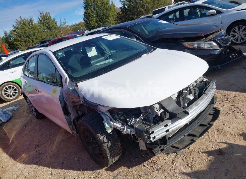 2021 Toyota Corolla LE (VIN 5YFEPMAE6MP190322) main photo