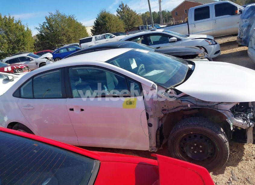 Photo 13 of 2021 Toyota Corolla LE (VIN 5YFEPMAE6MP190322)