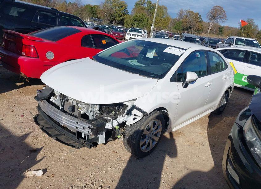 Photo 2 of 2021 Toyota Corolla LE (VIN 5YFEPMAE6MP190322)