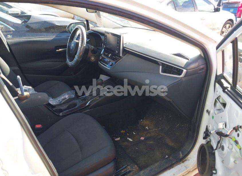 Photo 5 of 2021 Toyota Corolla LE (VIN 5YFEPMAE6MP190322)