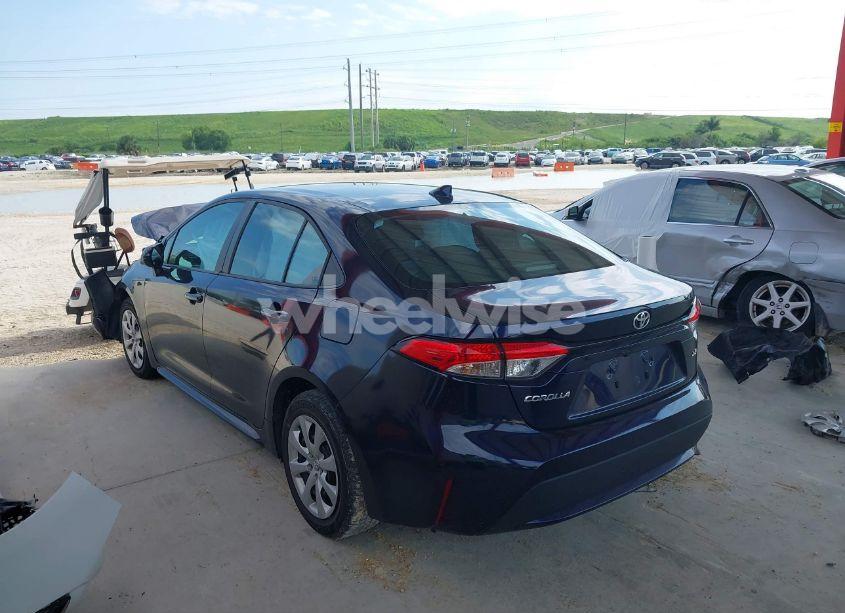 Photo 3 of 2021 Toyota Corolla LE (VIN 5YFEPMAE6MP190756)