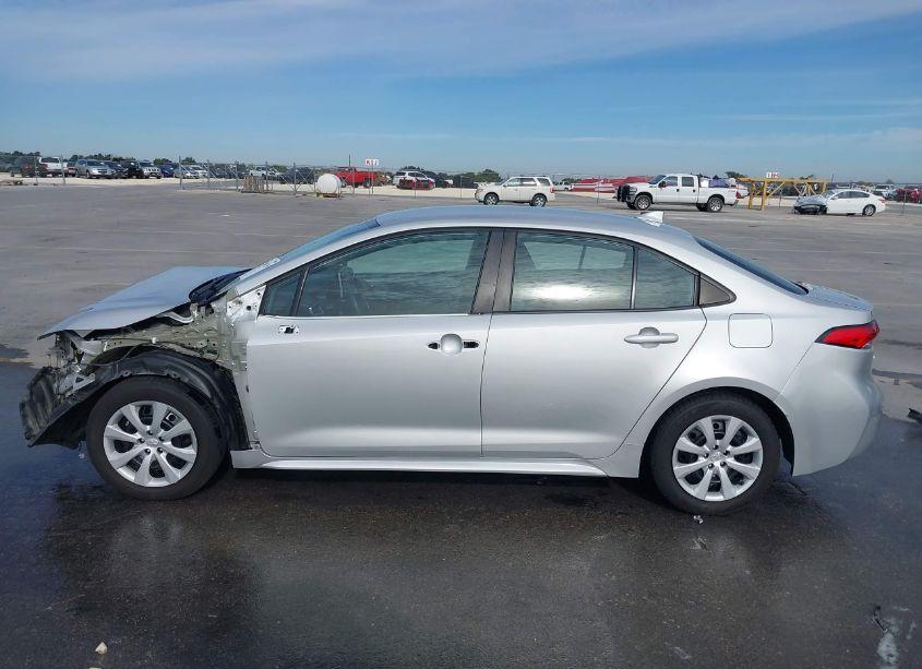 Photo 15 of 2021 Toyota Corolla LE (VIN 5YFEPMAE6MP224534)