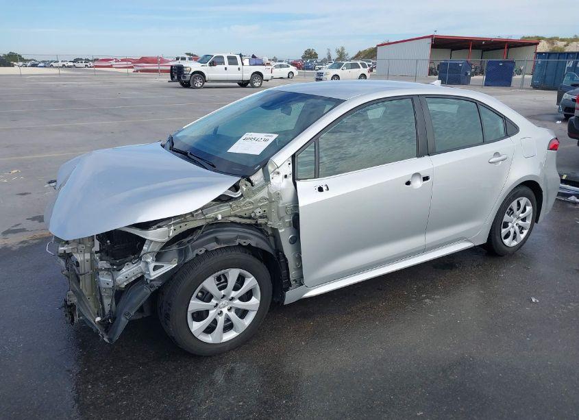 Photo 2 of 2021 Toyota Corolla LE (VIN 5YFEPMAE6MP224534)