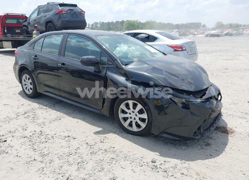 2021 Toyota Corolla LE (VIN 5YFEPMAE6MP231810) main photo