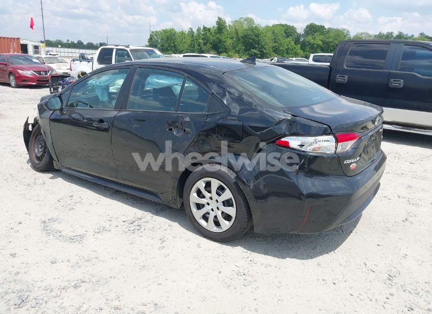 Photo 3 of 2021 Toyota Corolla LE (VIN 5YFEPMAE6MP231810)