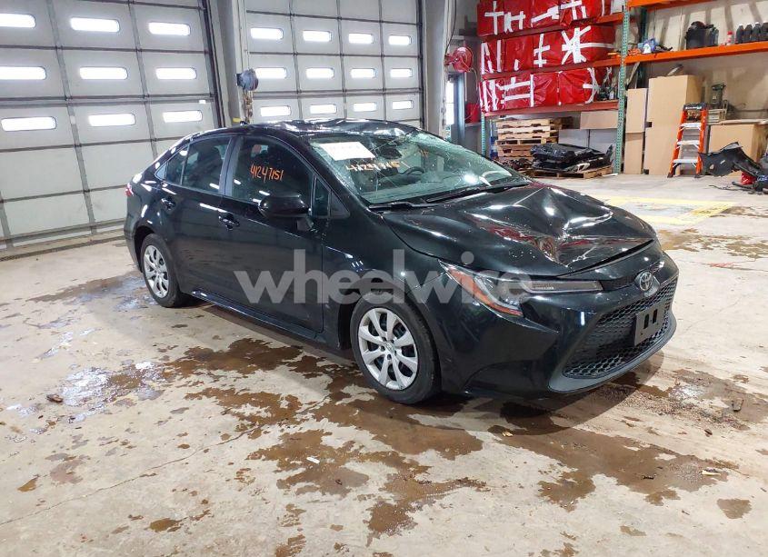 2021 Toyota Corolla LE (VIN 5YFEPMAE6MP233847) main photo