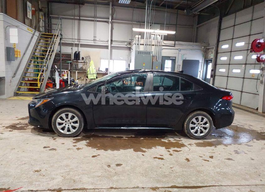 Photo 14 of 2021 Toyota Corolla LE (VIN 5YFEPMAE6MP233847)