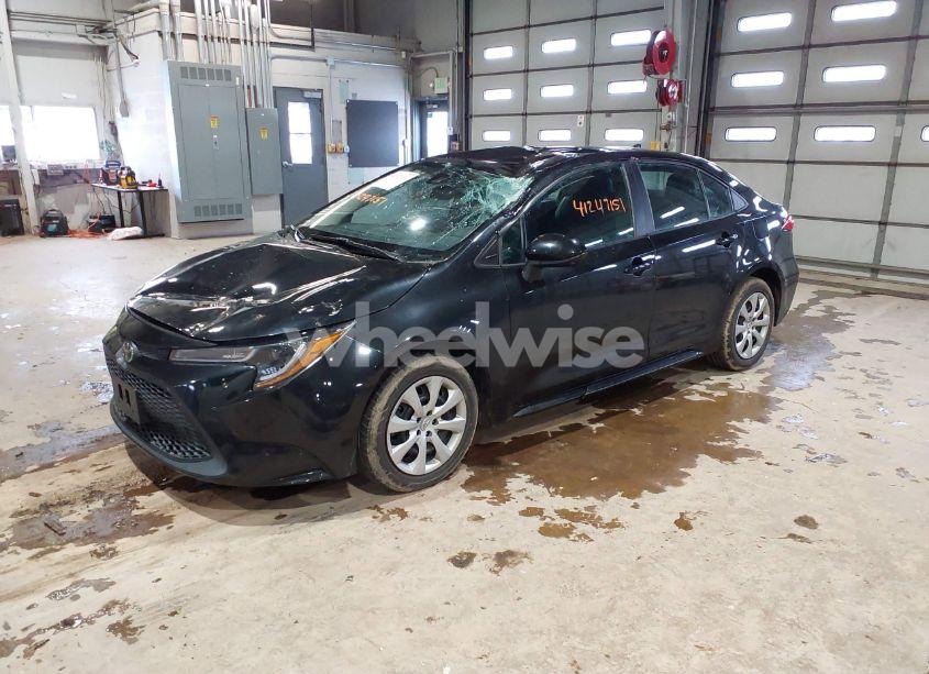 Photo 2 of 2021 Toyota Corolla LE (VIN 5YFEPMAE6MP233847)