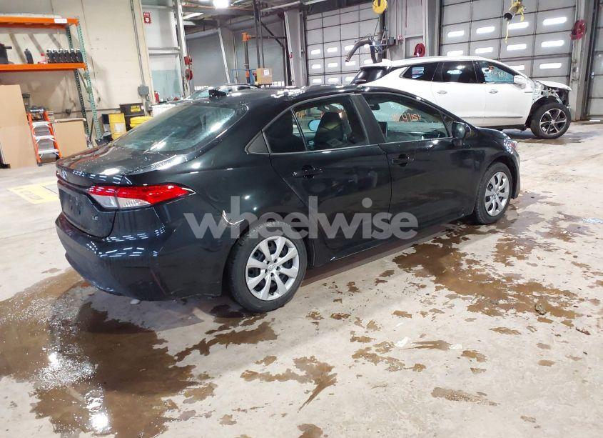 Photo 4 of 2021 Toyota Corolla LE (VIN 5YFEPMAE6MP233847)