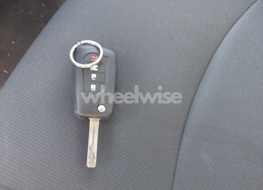 Photo 11 of 2021 Toyota Corolla LE (VIN 5YFEPMAE6MP236103)