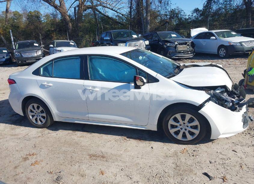 Photo 14 of 2021 Toyota Corolla LE (VIN 5YFEPMAE6MP236103)