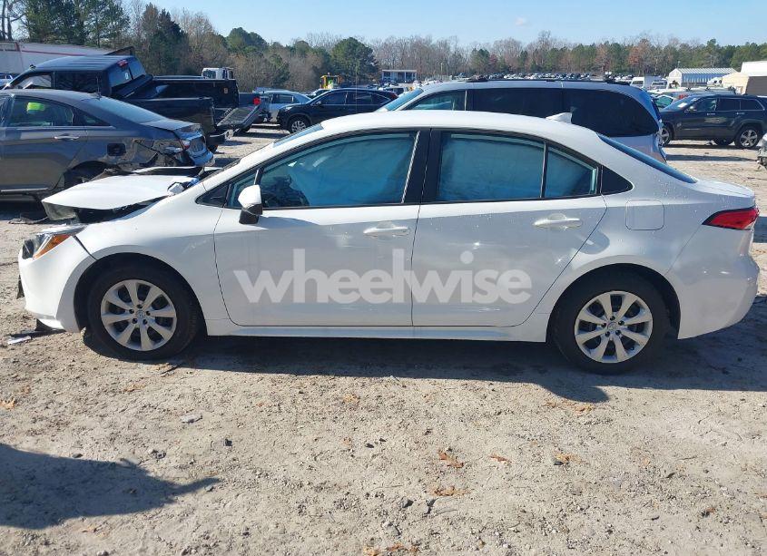 Photo 15 of 2021 Toyota Corolla LE (VIN 5YFEPMAE6MP236103)