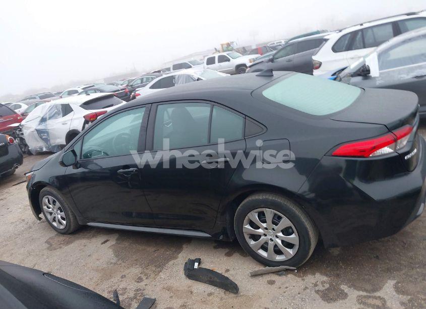 Photo 14 of 2021 Toyota Corolla LE (VIN 5YFEPMAE6MP239132)