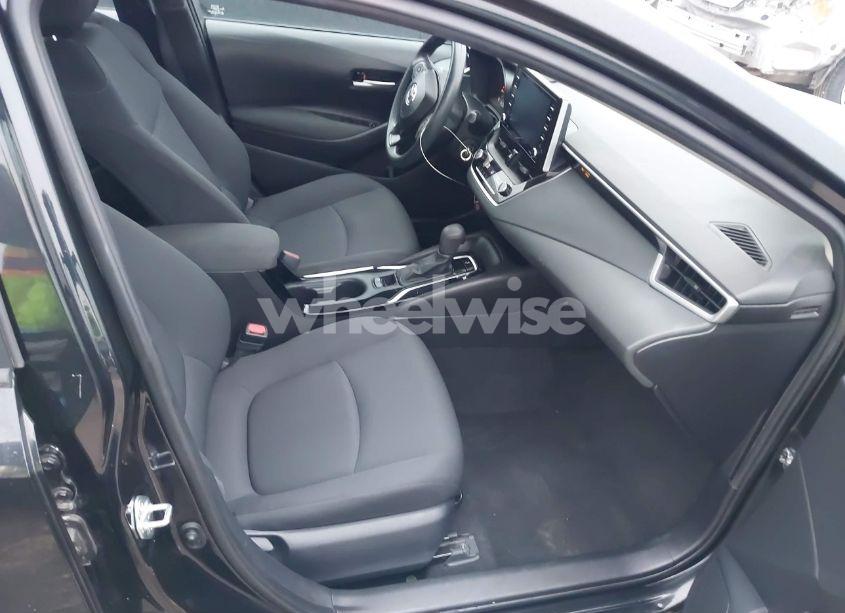 Photo 5 of 2021 Toyota Corolla LE (VIN 5YFEPMAE6MP239132)