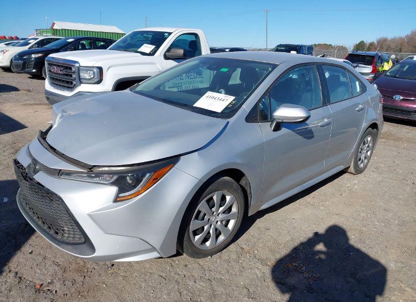 Photo 2 of 2021 Toyota Corolla LE (VIN 5YFEPMAE6MP269814)