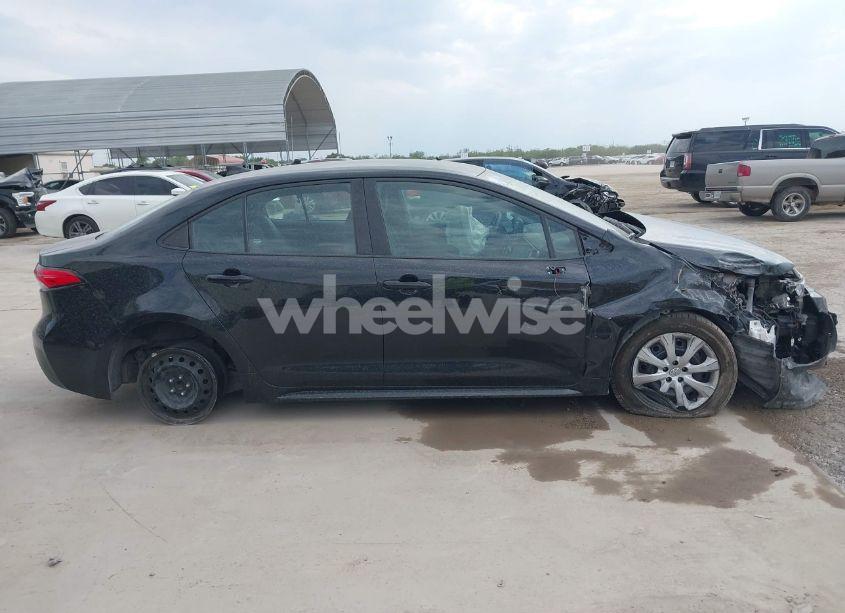 Photo 13 of 2022 Toyota Corolla LE (VIN 5YFEPMAE6NP282094)