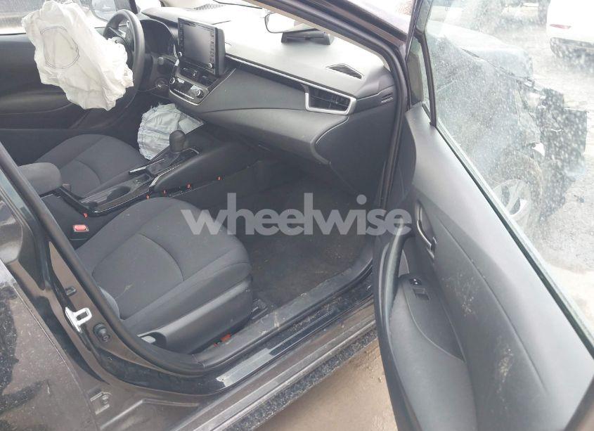 Photo 5 of 2022 Toyota Corolla LE (VIN 5YFEPMAE6NP282094)