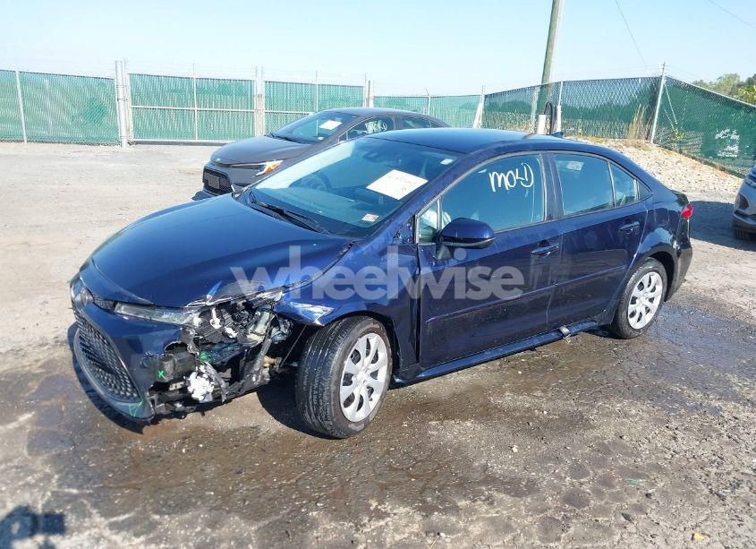 Photo 2 of 2022 Toyota Corolla LE (VIN 5YFEPMAE6NP288204)