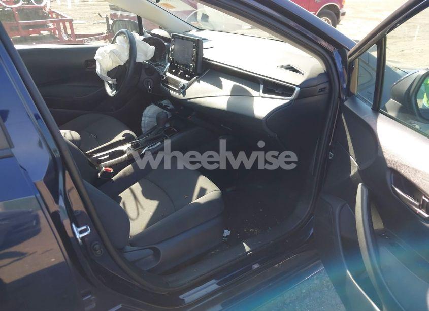 Photo 5 of 2022 Toyota Corolla LE (VIN 5YFEPMAE6NP288204)