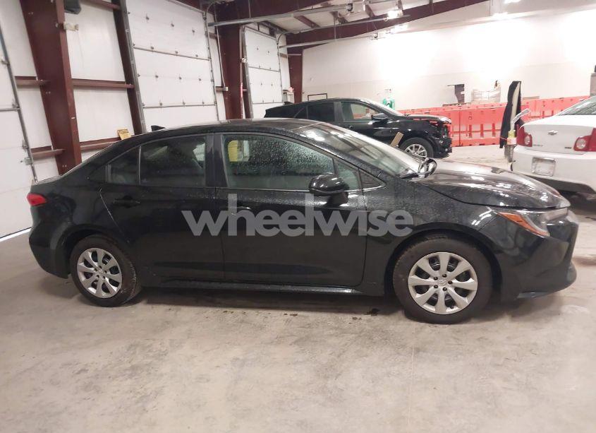 Photo 13 of 2022 Toyota Corolla LE (VIN 5YFEPMAE6NP290387)