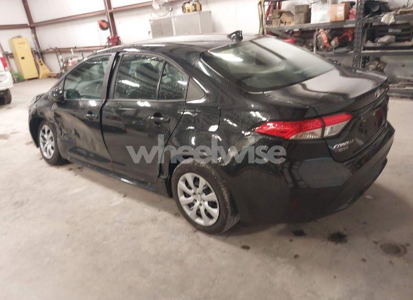 Photo 3 of 2022 Toyota Corolla LE (VIN 5YFEPMAE6NP290387)