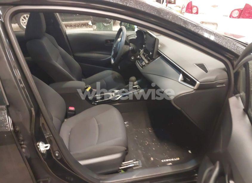 Photo 5 of 2022 Toyota Corolla LE (VIN 5YFEPMAE6NP290387)