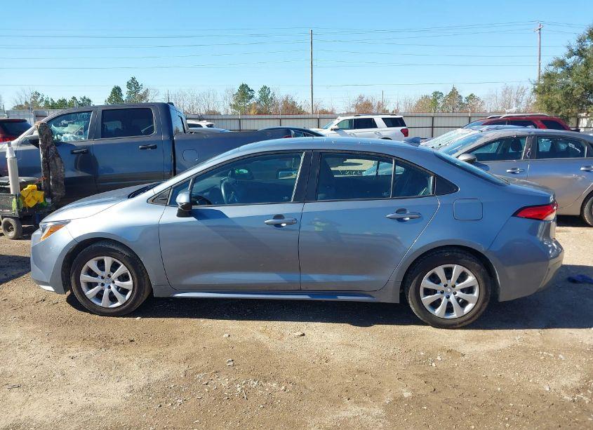 Photo 14 of 2022 Toyota Corolla LE (VIN 5YFEPMAE6NP297727)