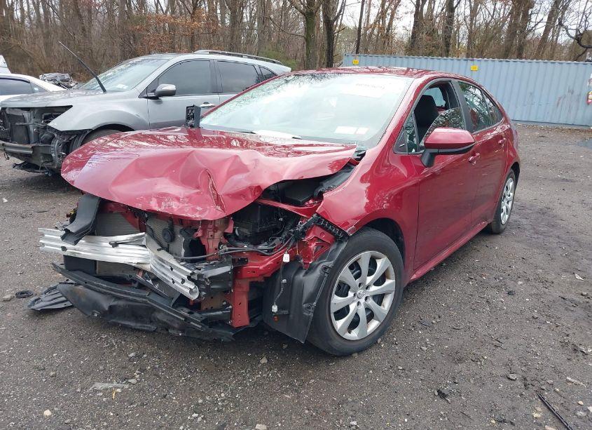 Photo 2 of 2022 Toyota Corolla LE (VIN 5YFEPMAE6NP299414)