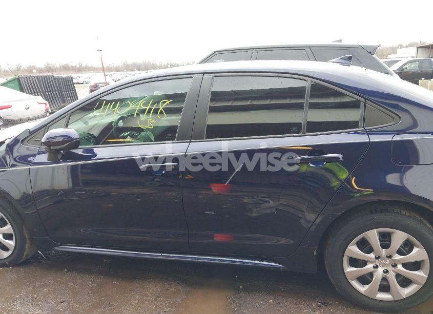 Photo 15 of 2022 Toyota Corolla LE (VIN 5YFEPMAE6NP300657)