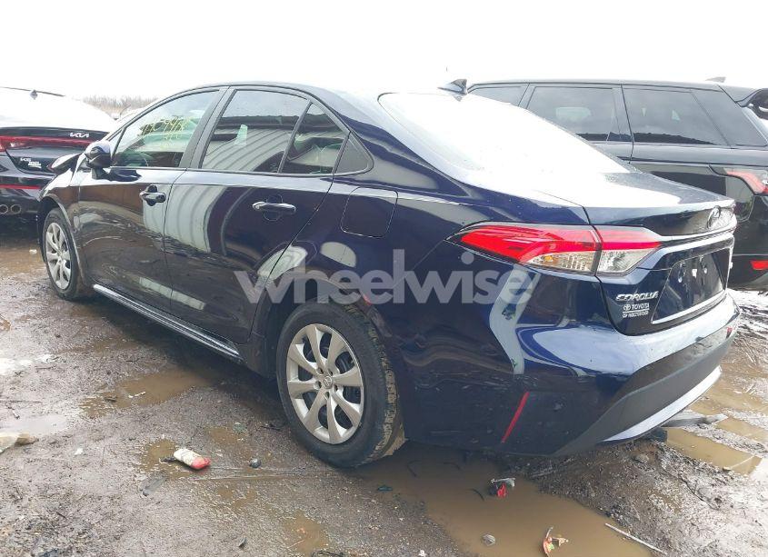 Photo 3 of 2022 Toyota Corolla LE (VIN 5YFEPMAE6NP300657)
