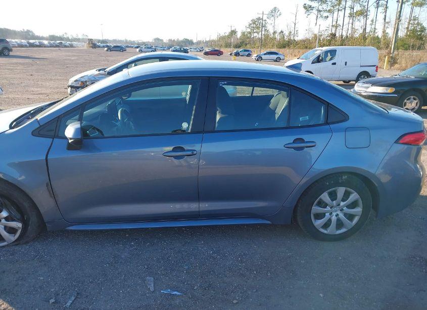 Photo 14 of 2022 Toyota Corolla LE (VIN 5YFEPMAE6NP305907)